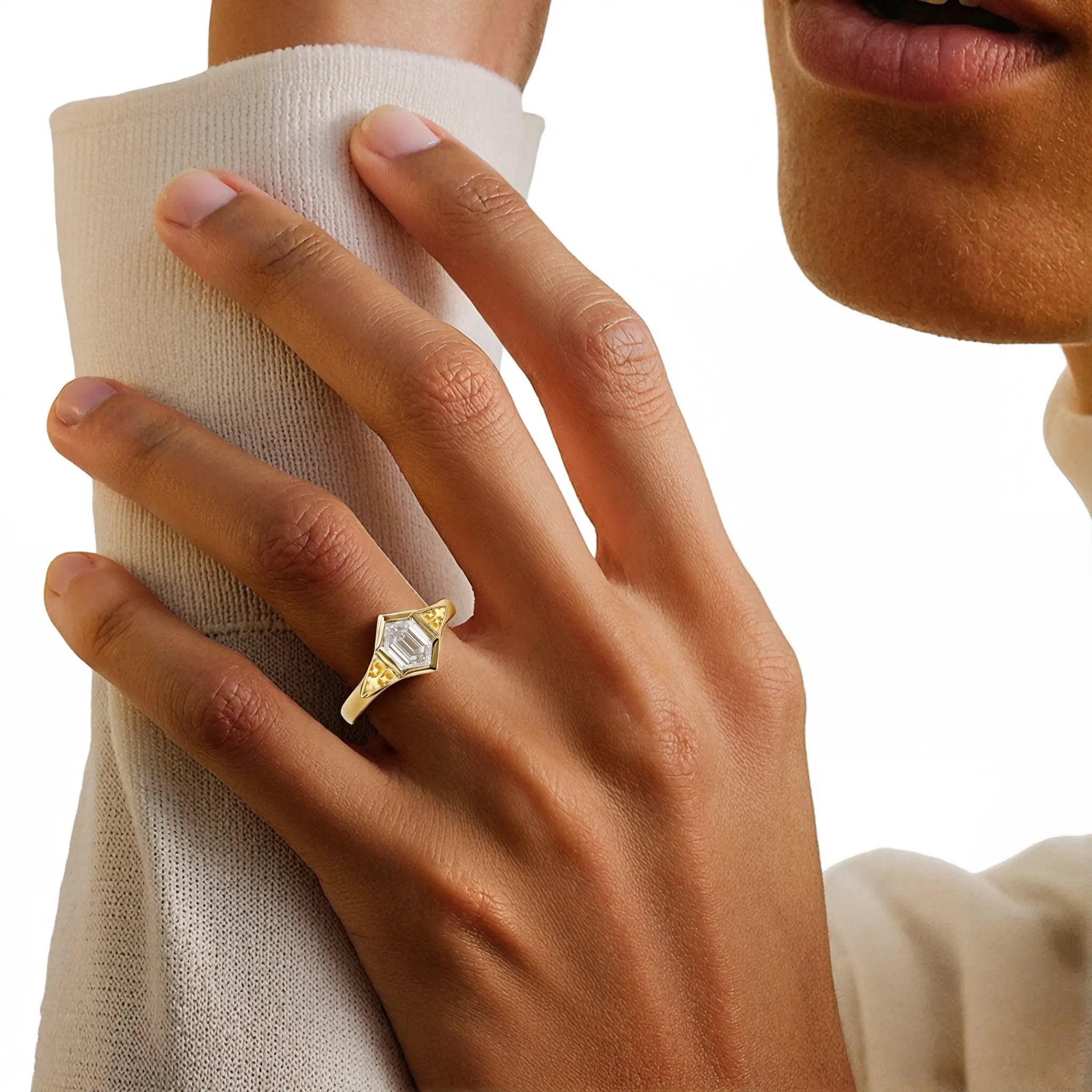 Bague de fiançailles avec diamant hexagonal vintage de 1,0 ct