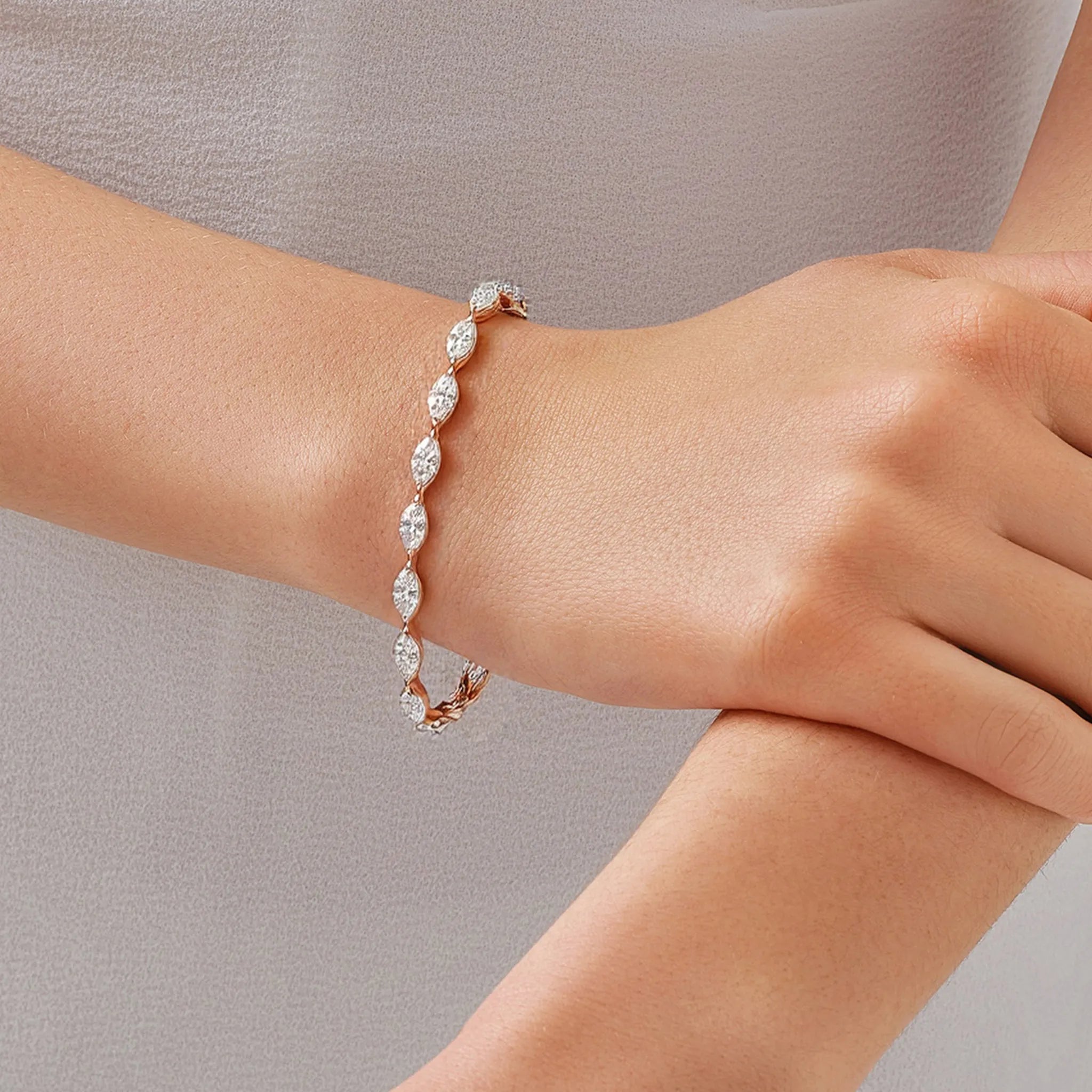 Marquise Diamond Tennis Bracelet Articulated Flex Design in 18K Gold | 2.7cts