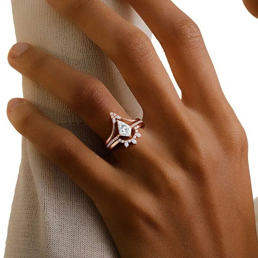 Bague Regal avec diamants taille cerf-volant
