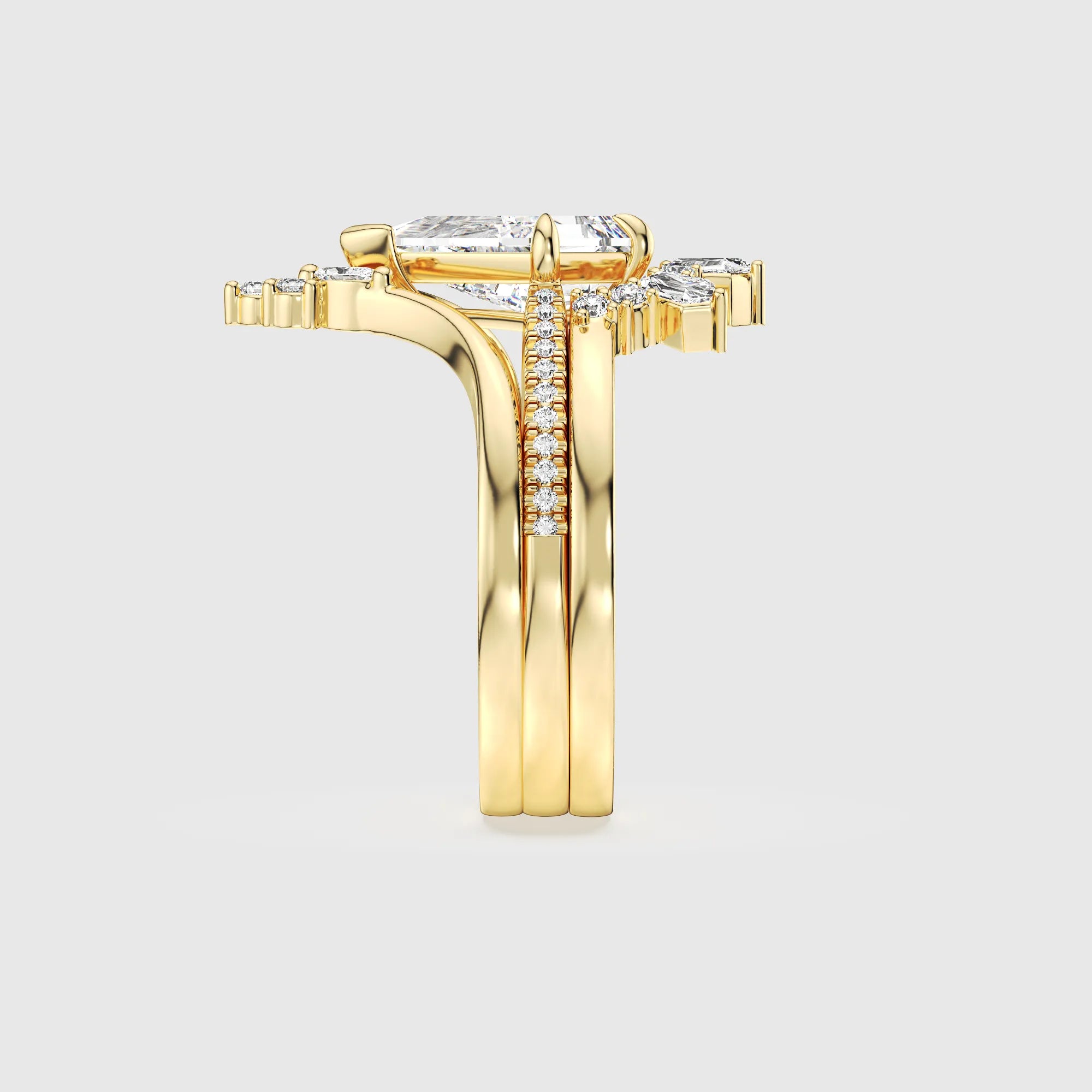 Bague Regal avec diamants taille cerf-volant
