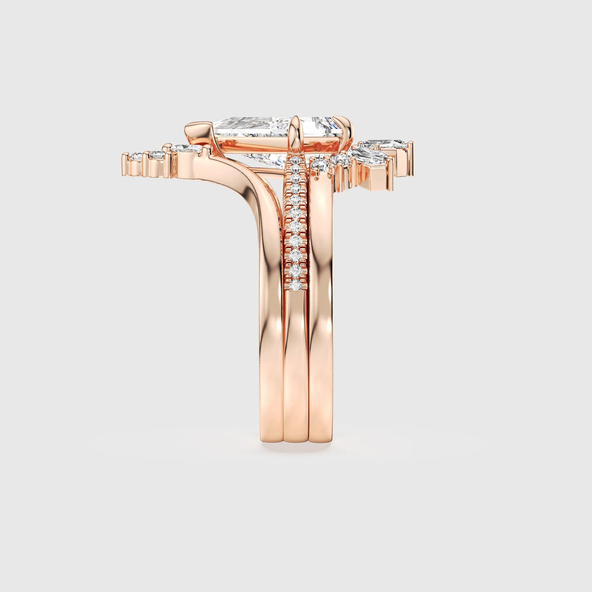 Bague Regal avec diamants taille cerf-volant