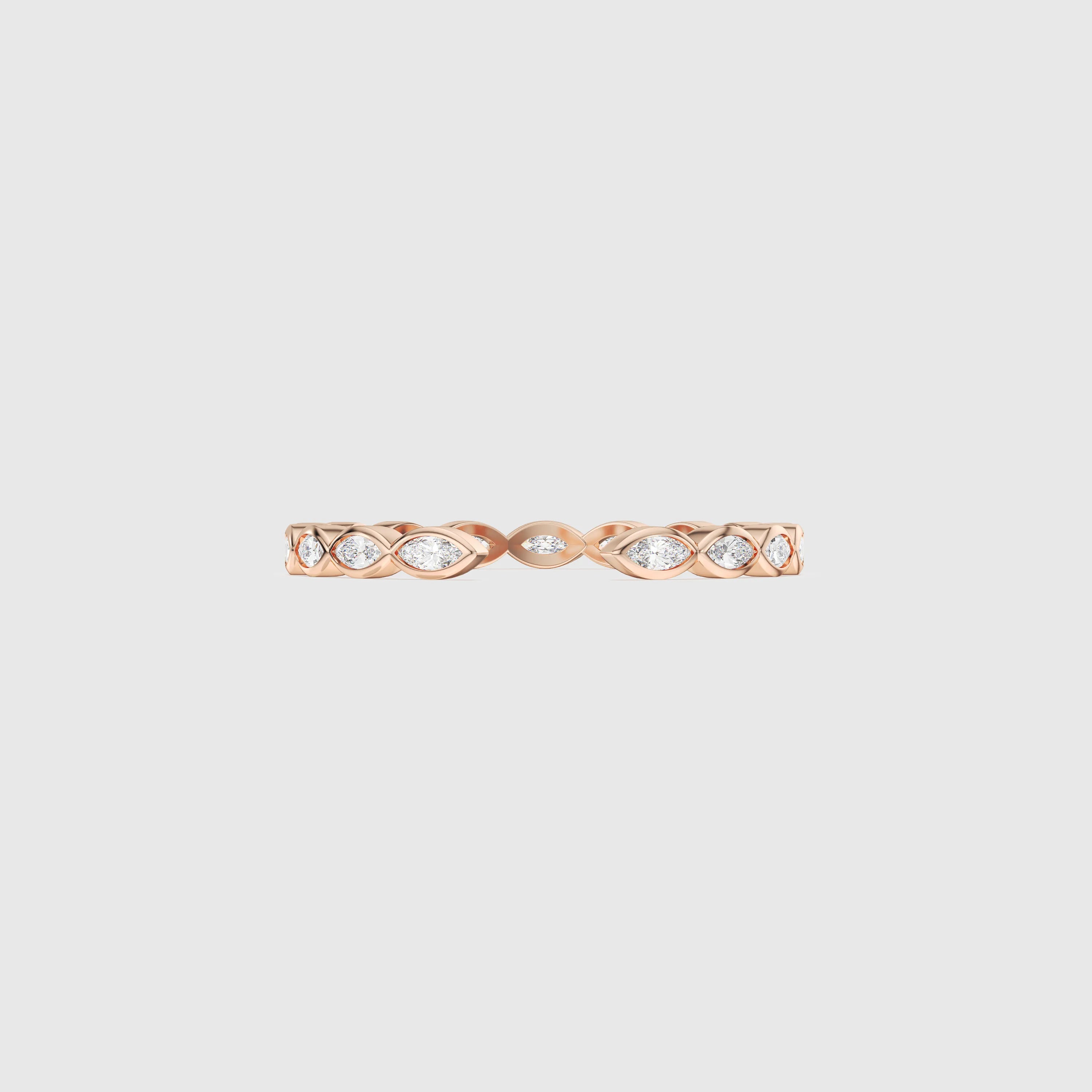 Bague minimaliste avec diamants en forme de poire et de rond