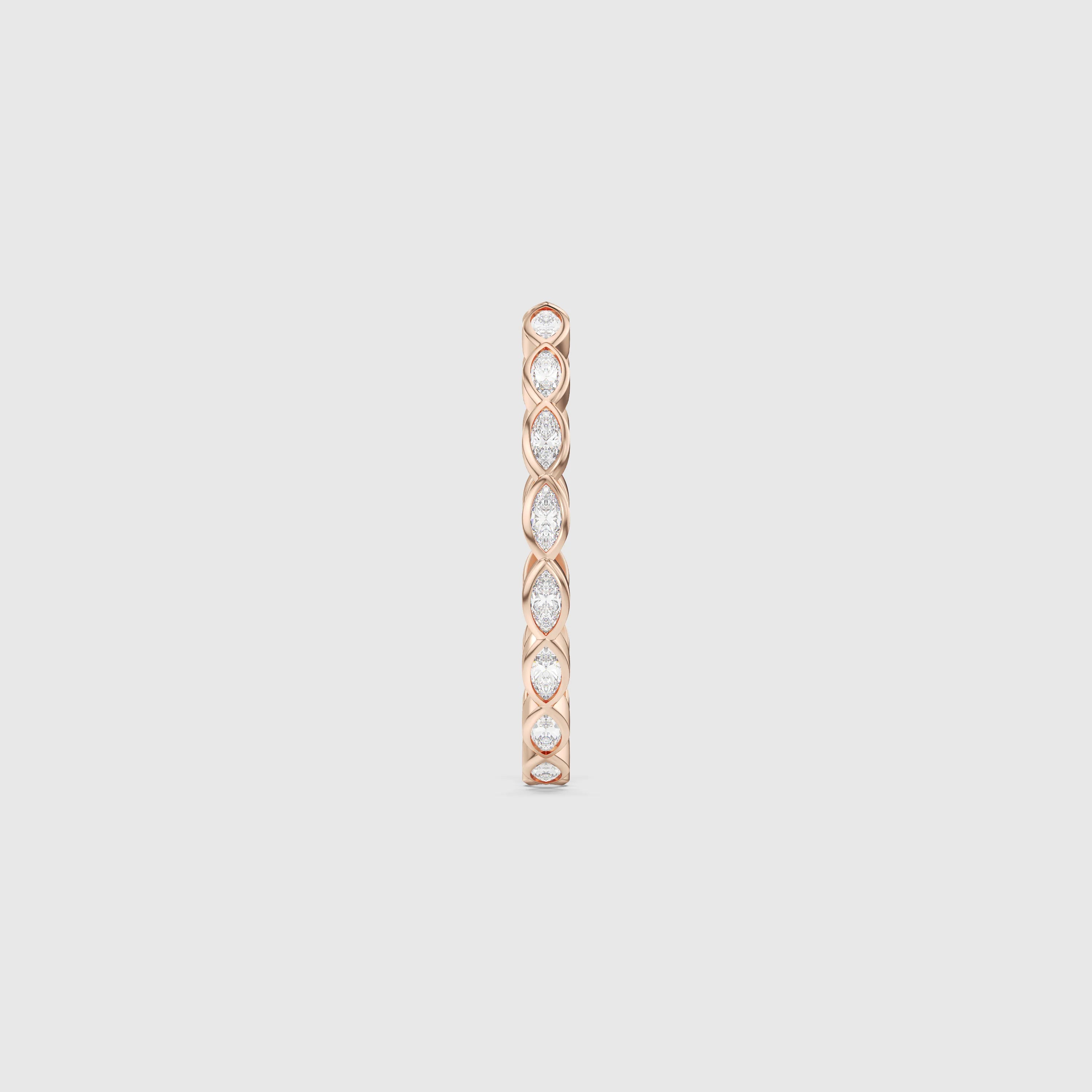 Bague minimaliste avec diamants en forme de poire et de rond