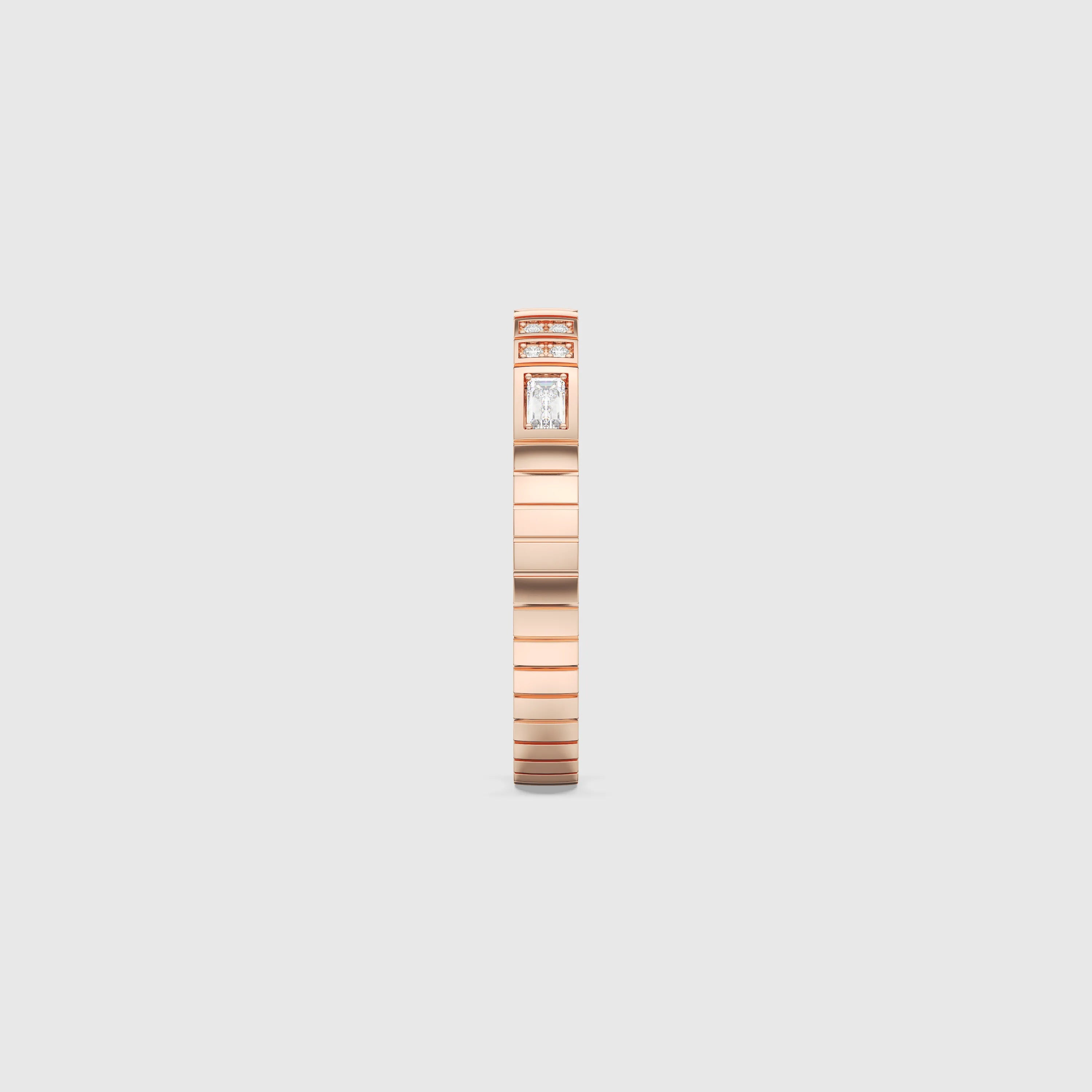 Bague minimaliste avec diamants en forme de poire et de rond
