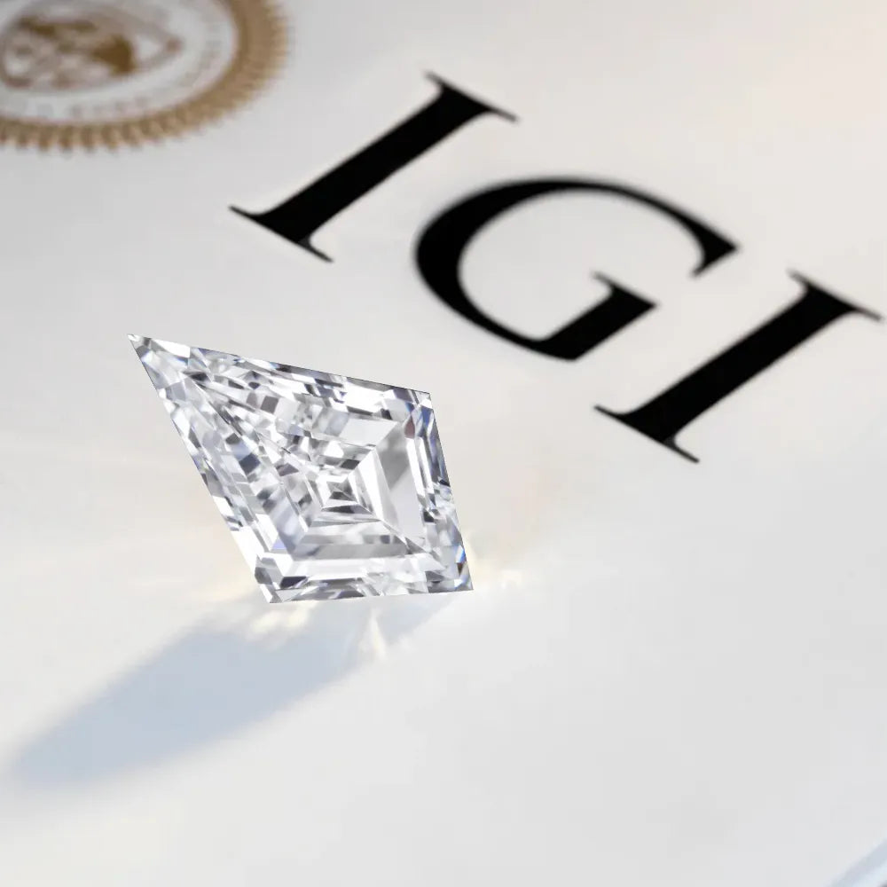 Kite-Shape Diamond Stud Earring with IGI Certification