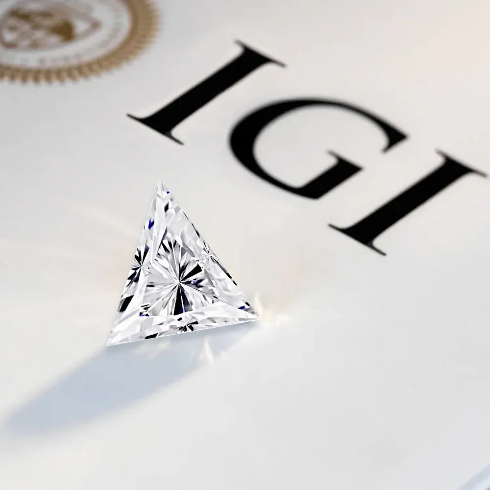Triangular lab-grown diamond with IGI certification