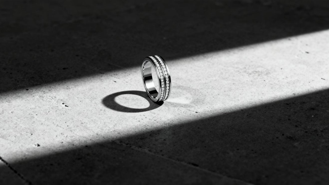 Bar Set Moissanite Rings: Linear Modern Sophistication