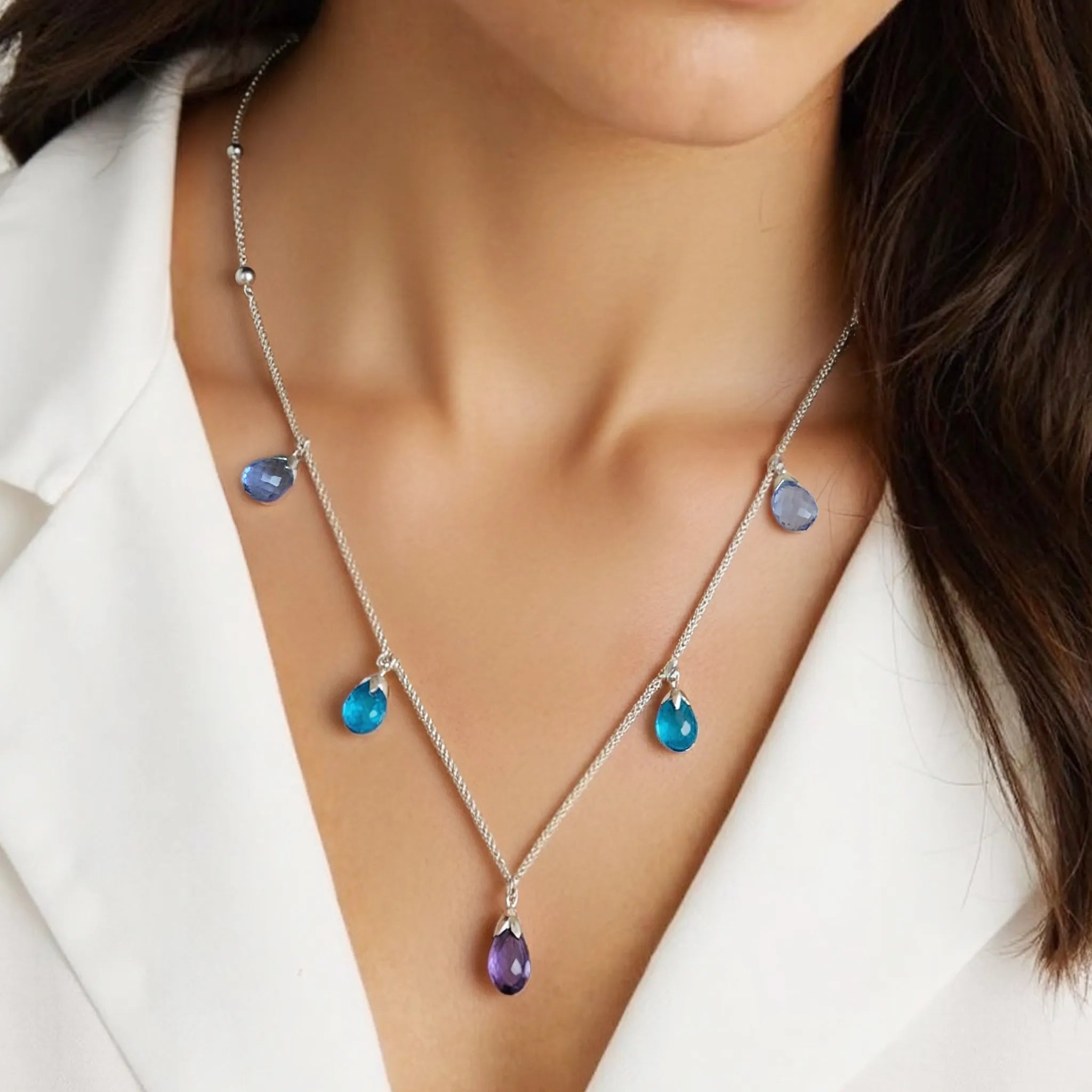 Collier Lariat en pierres précieuses inspiré de la rose bleue de la série Rose Garden