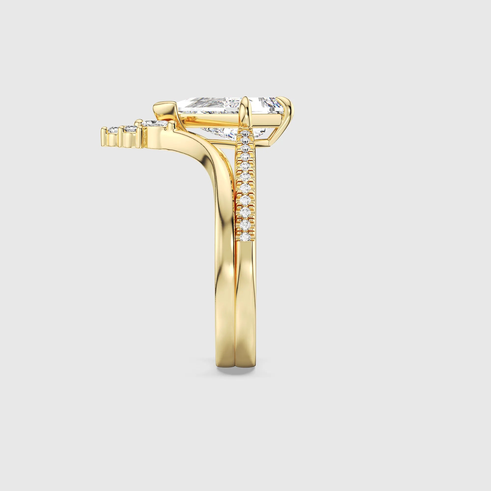 Bague Regal avec diamants taille cerf-volant