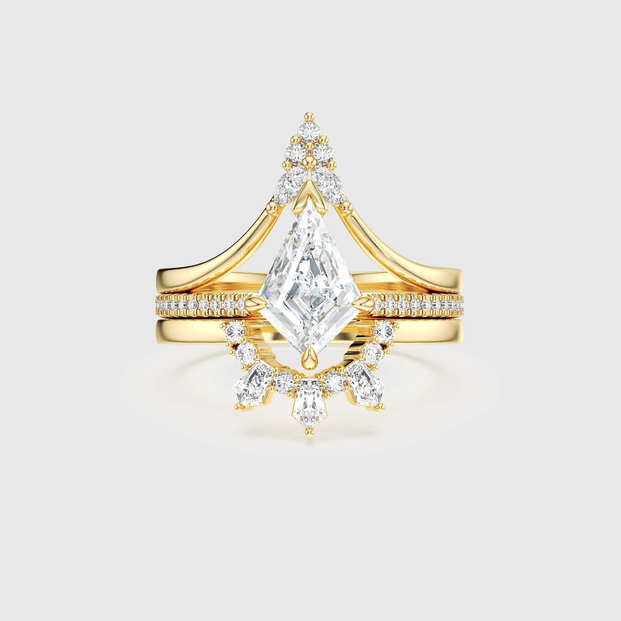 Bague Regal avec diamants taille cerf-volant