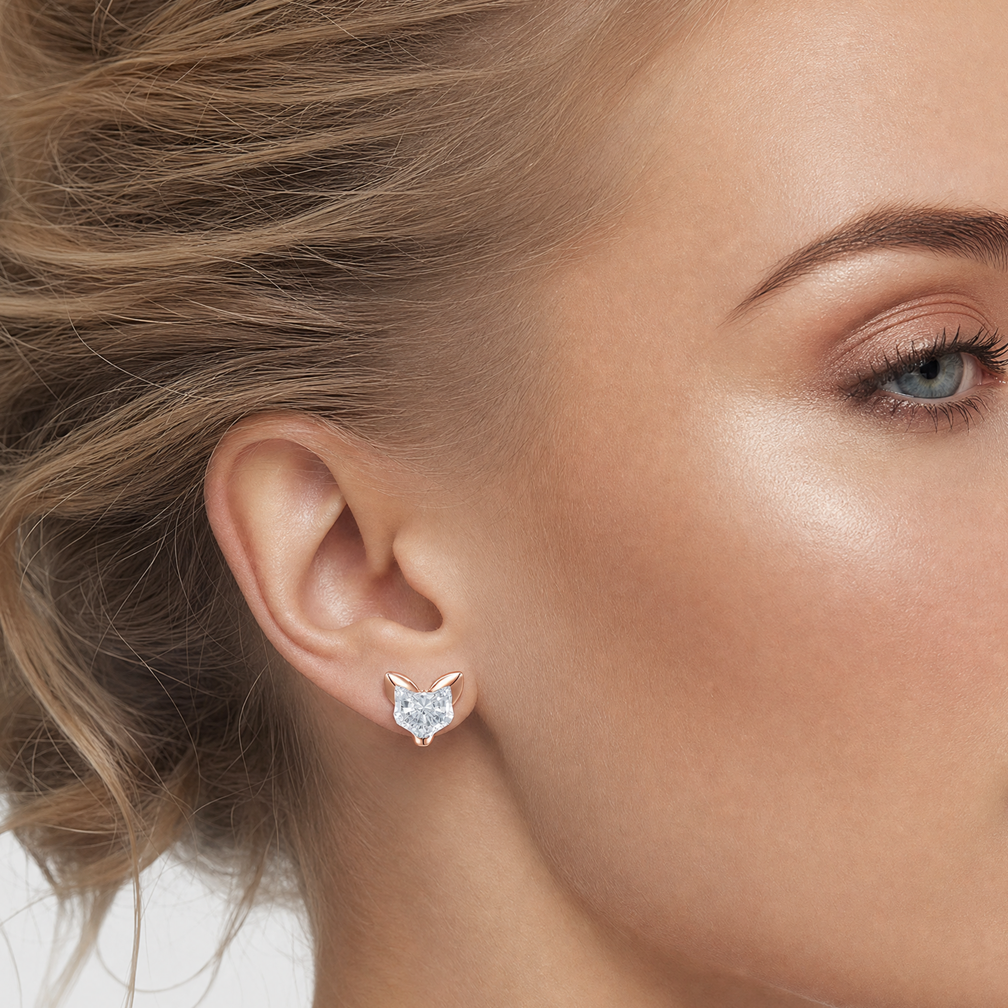 Cat-Shaped Lab Grown Diamond Stud Earrings in Solid Gold