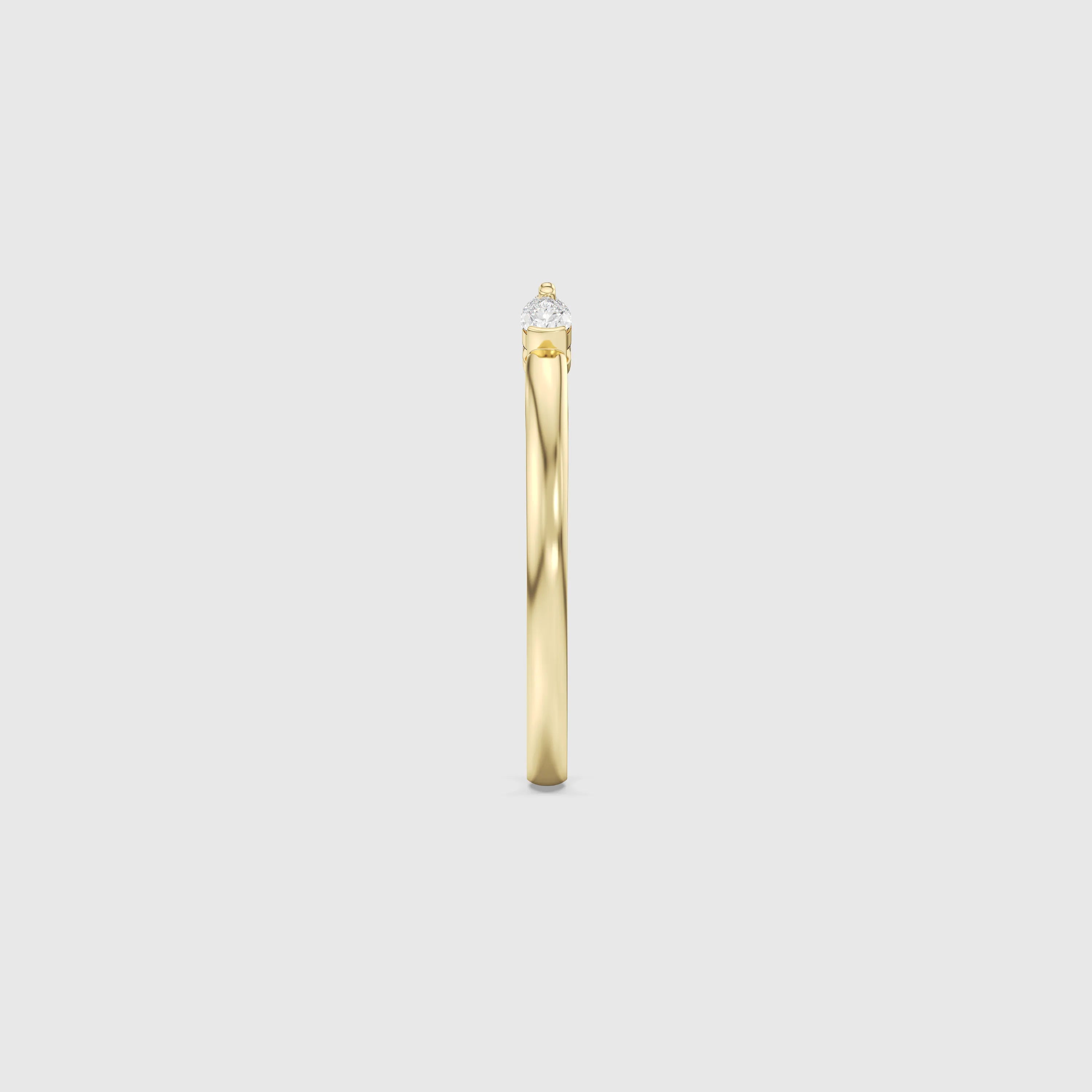 Bague minimaliste avec diamants en forme de poire et de rond