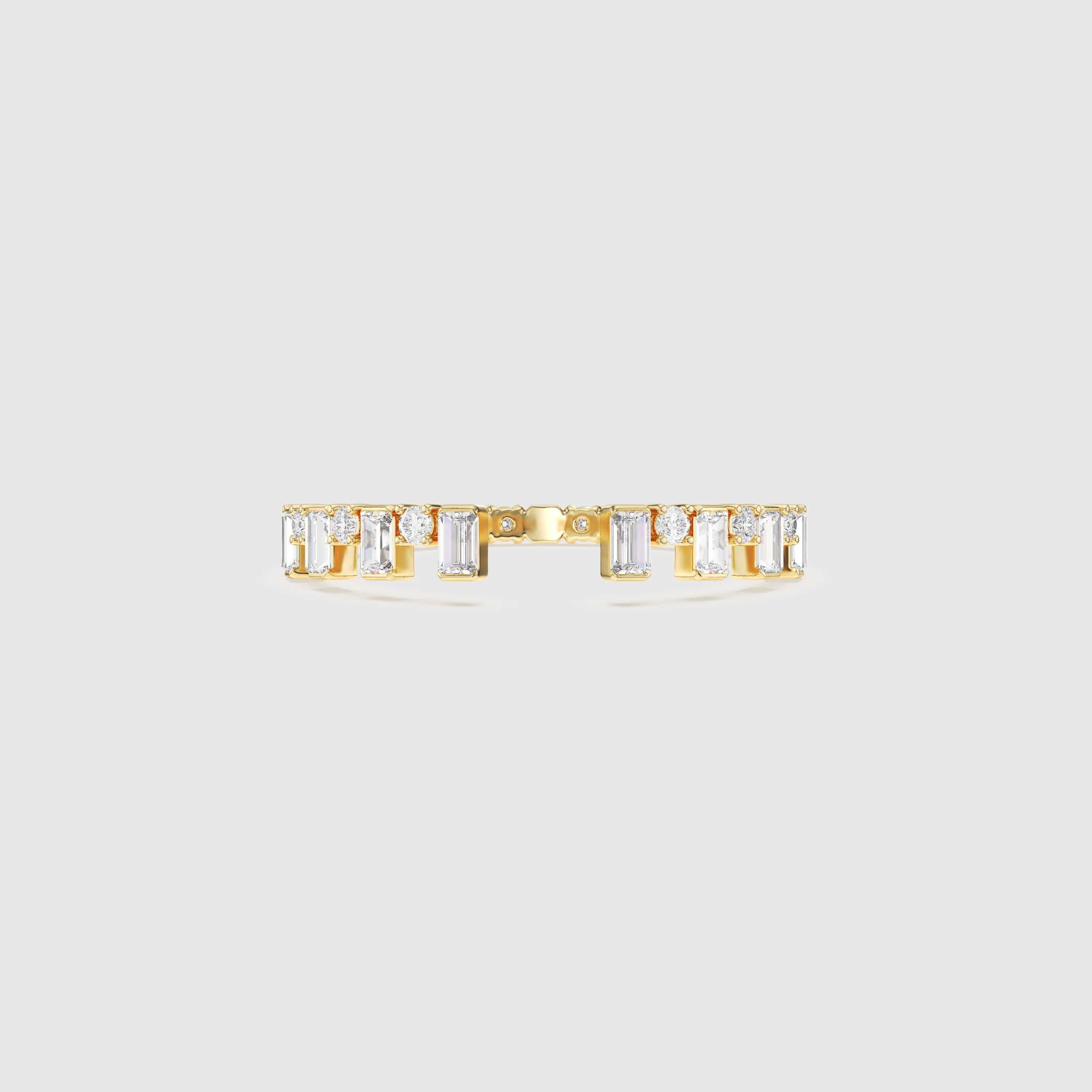 Bague minimaliste avec diamants en forme de poire et de rond