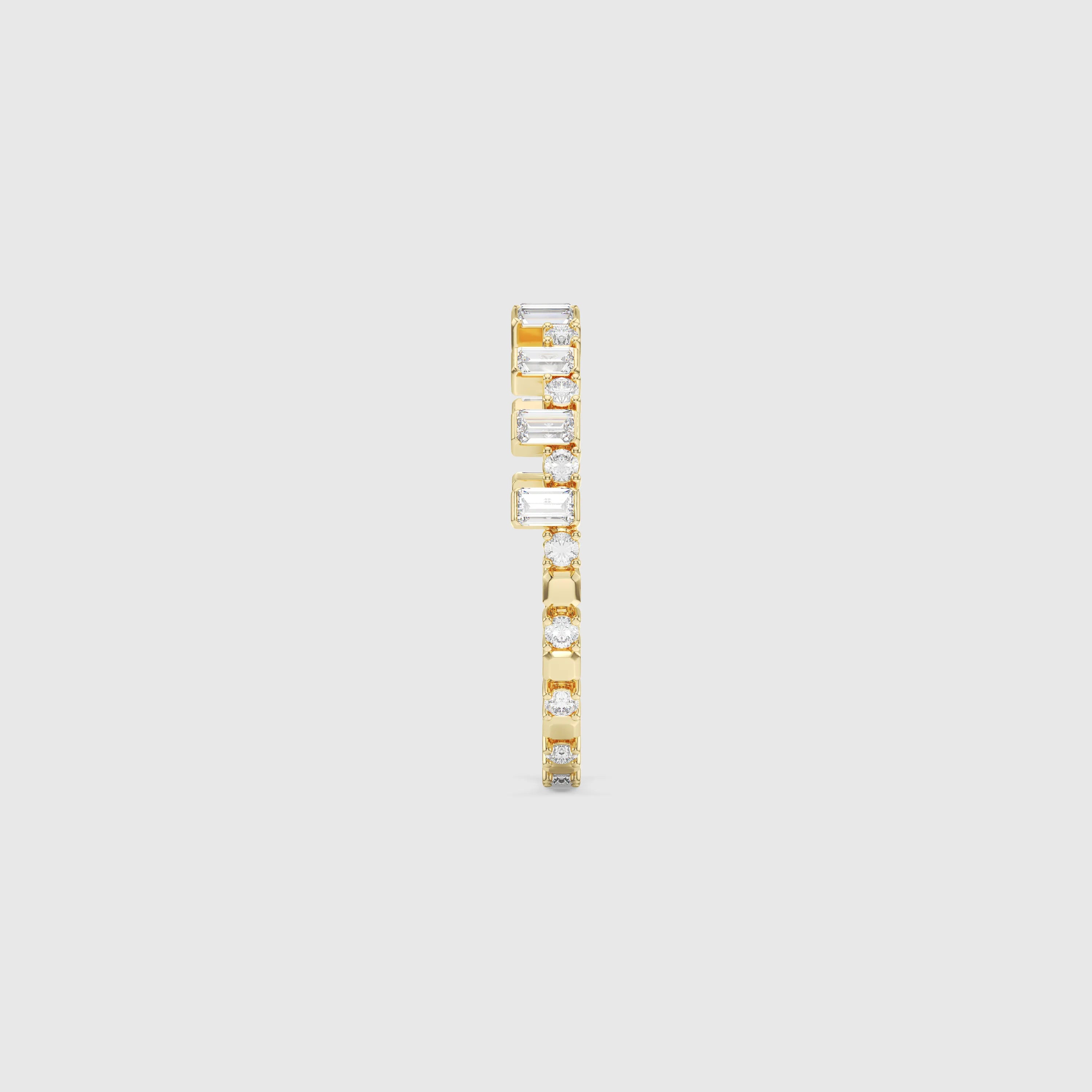 Bague minimaliste avec diamants en forme de poire et de rond