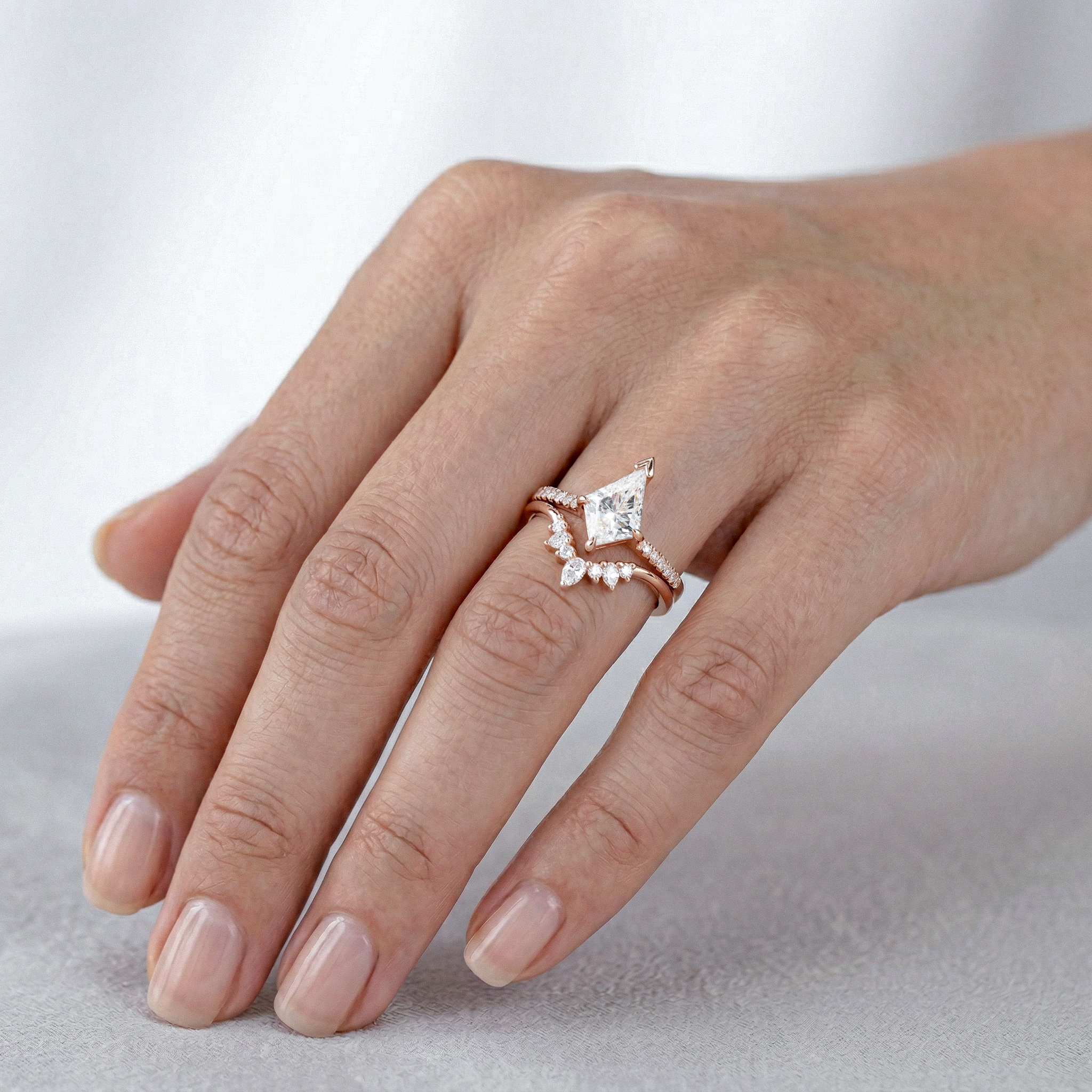 Radiant Kite Diamond V-Shaped Bridal Ring Set 2pcs