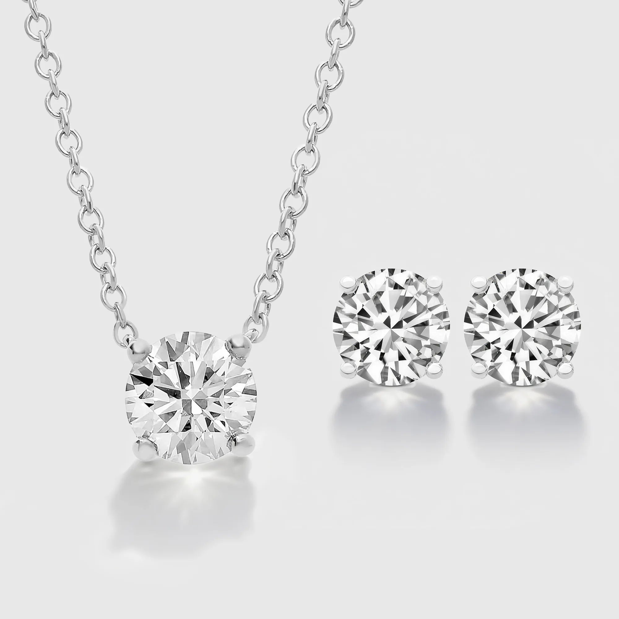 Round Diamond necklace and earrings of Brilliant Carats