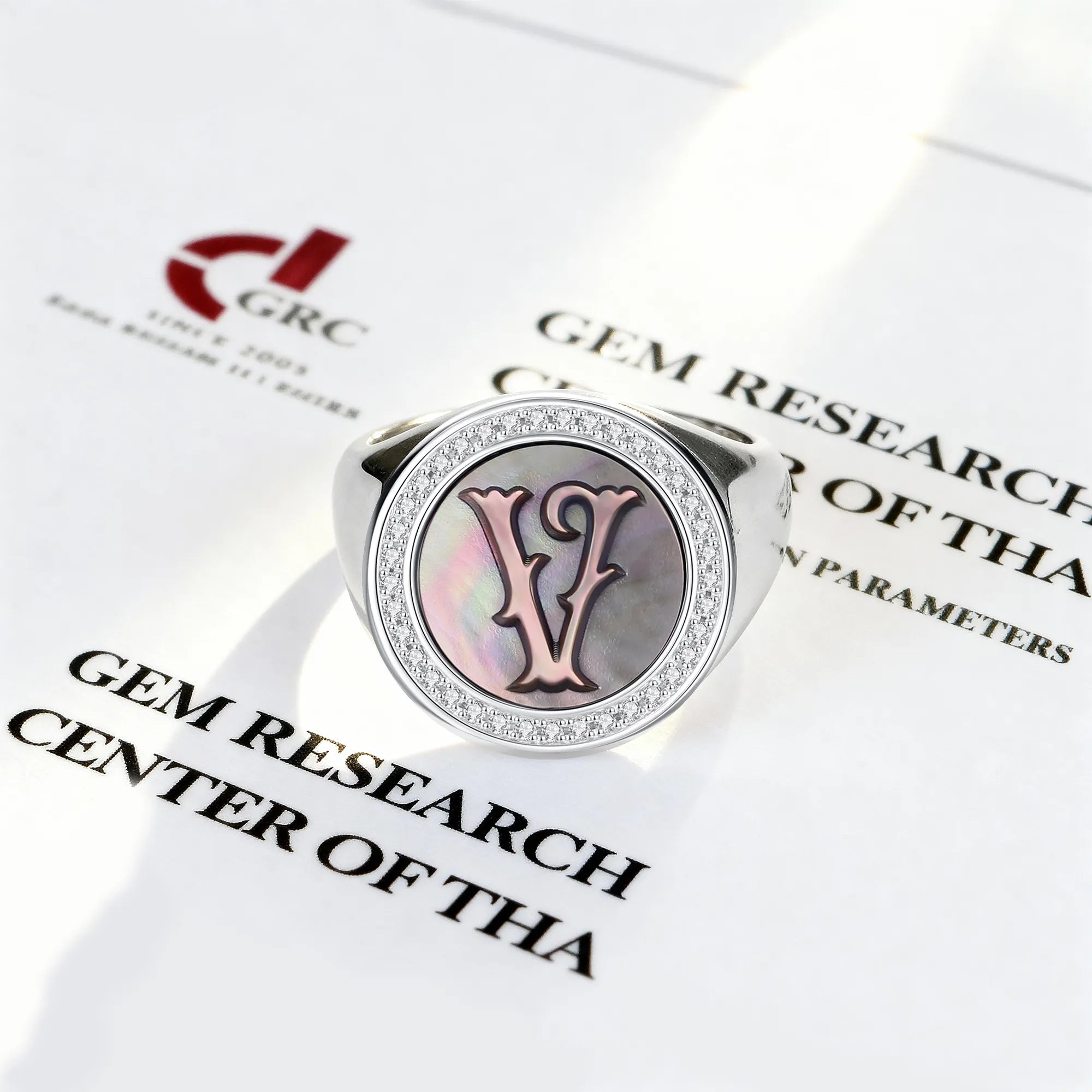 Custom Vintage Signet Alphabet Ring丨Initial V