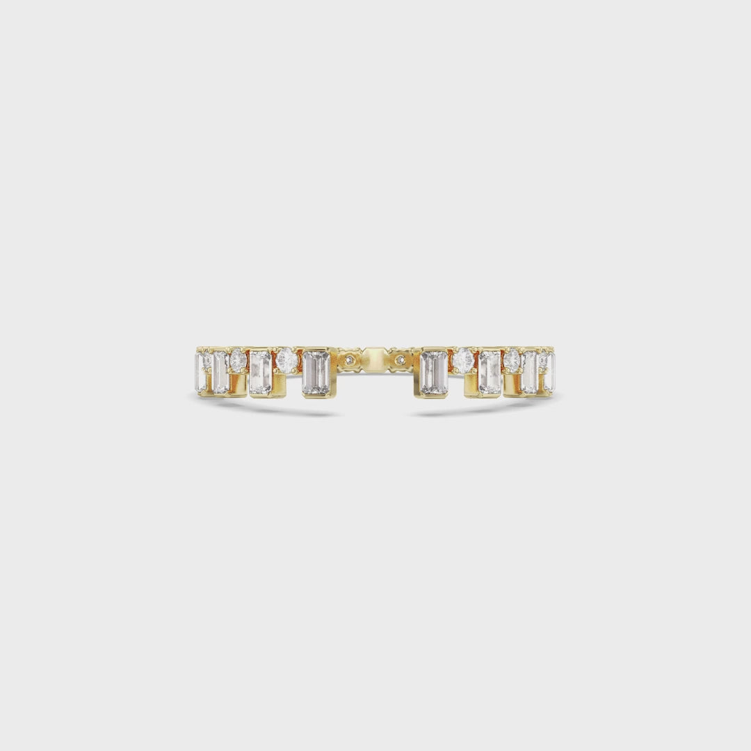 Bague minimaliste avec diamants en forme de poire et de rond