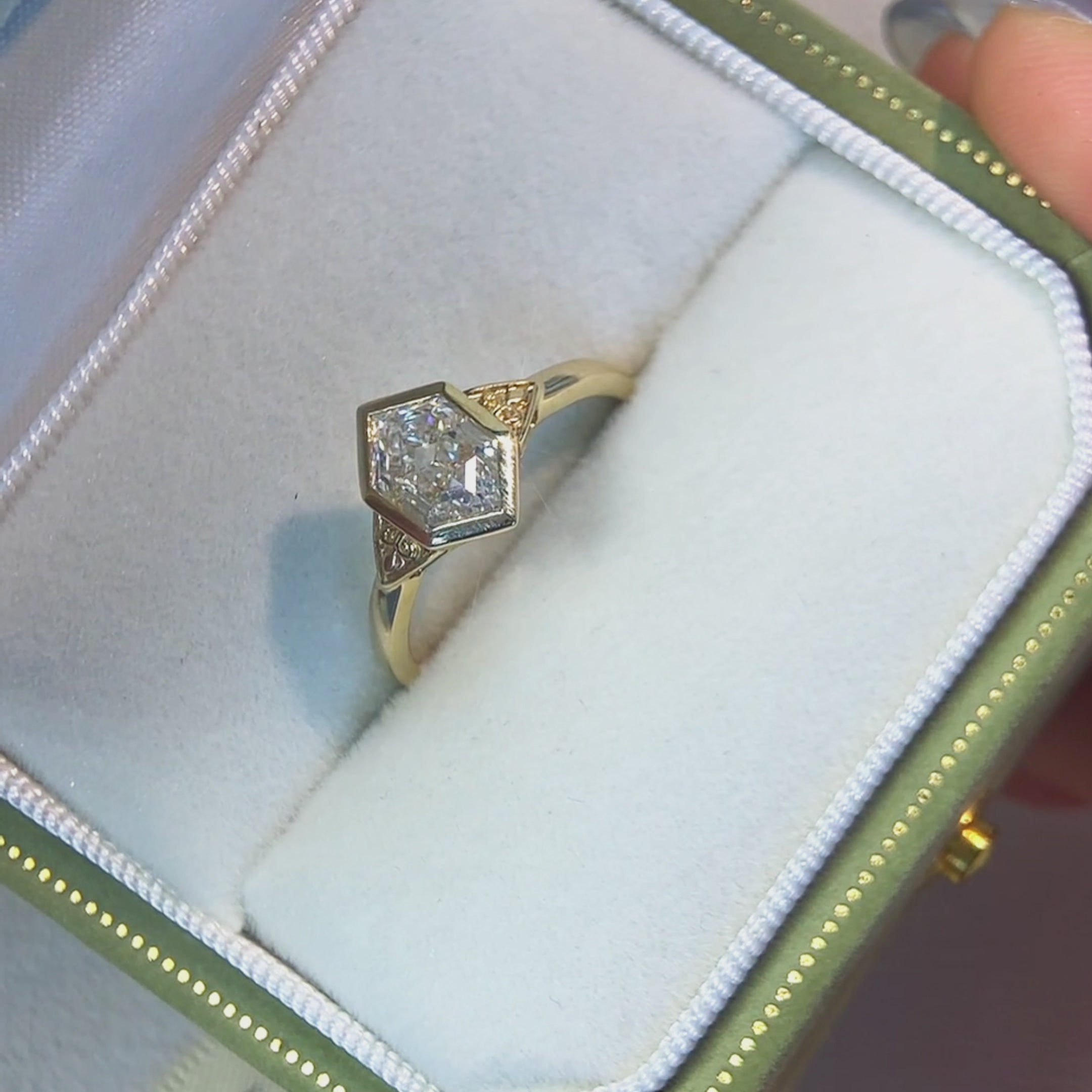 hexagon diamond ring with iris flower 