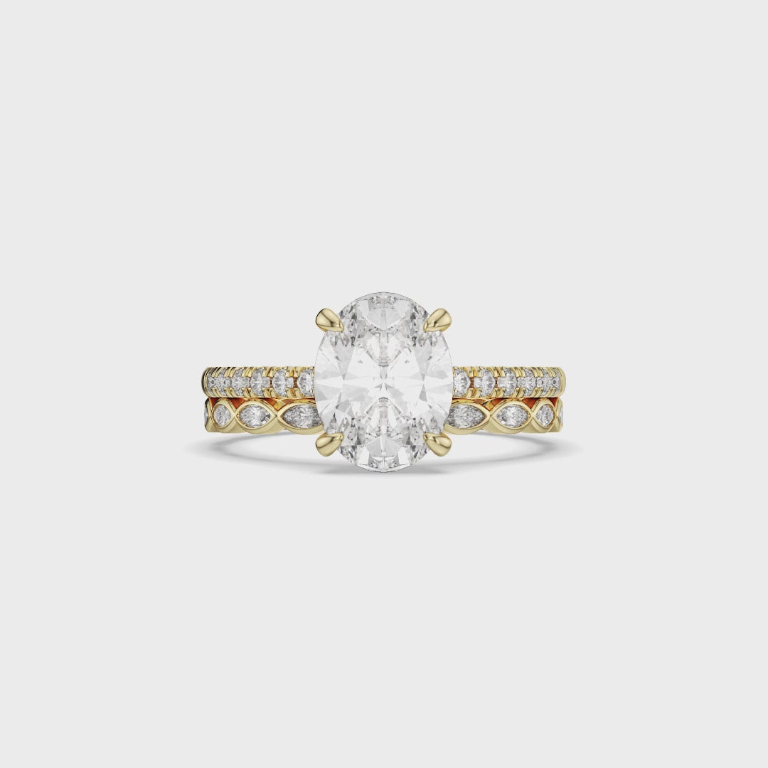 Vintage-Inspired Oval Diamond Ring with Scalloped Gold Band