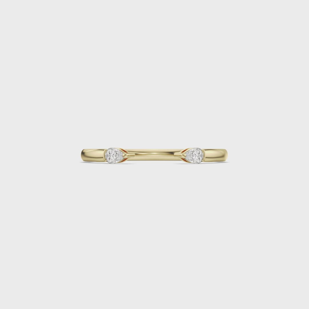 Bague minimaliste avec diamants en forme de poire et de rond